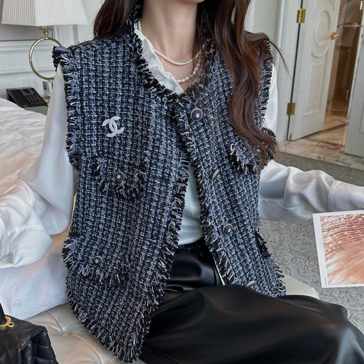 CHANEL 25S ROUND NECK TWEED VEST STYLE 151