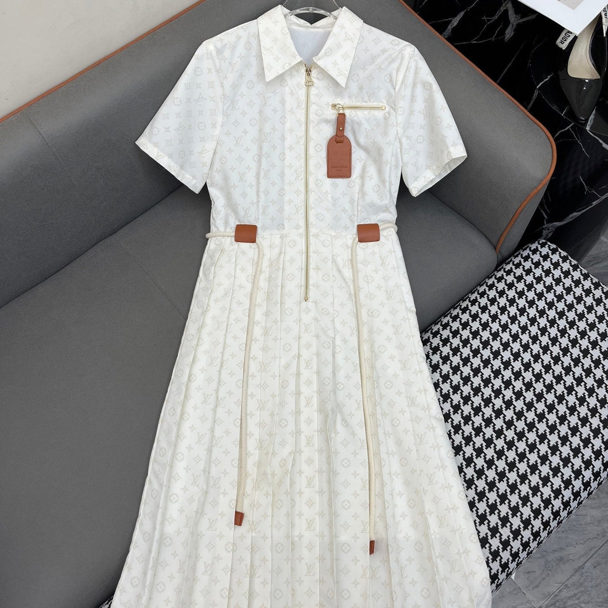 LV SHIRT DRESS WITH PLEATED HEM 25IN POLYESTER 266636
